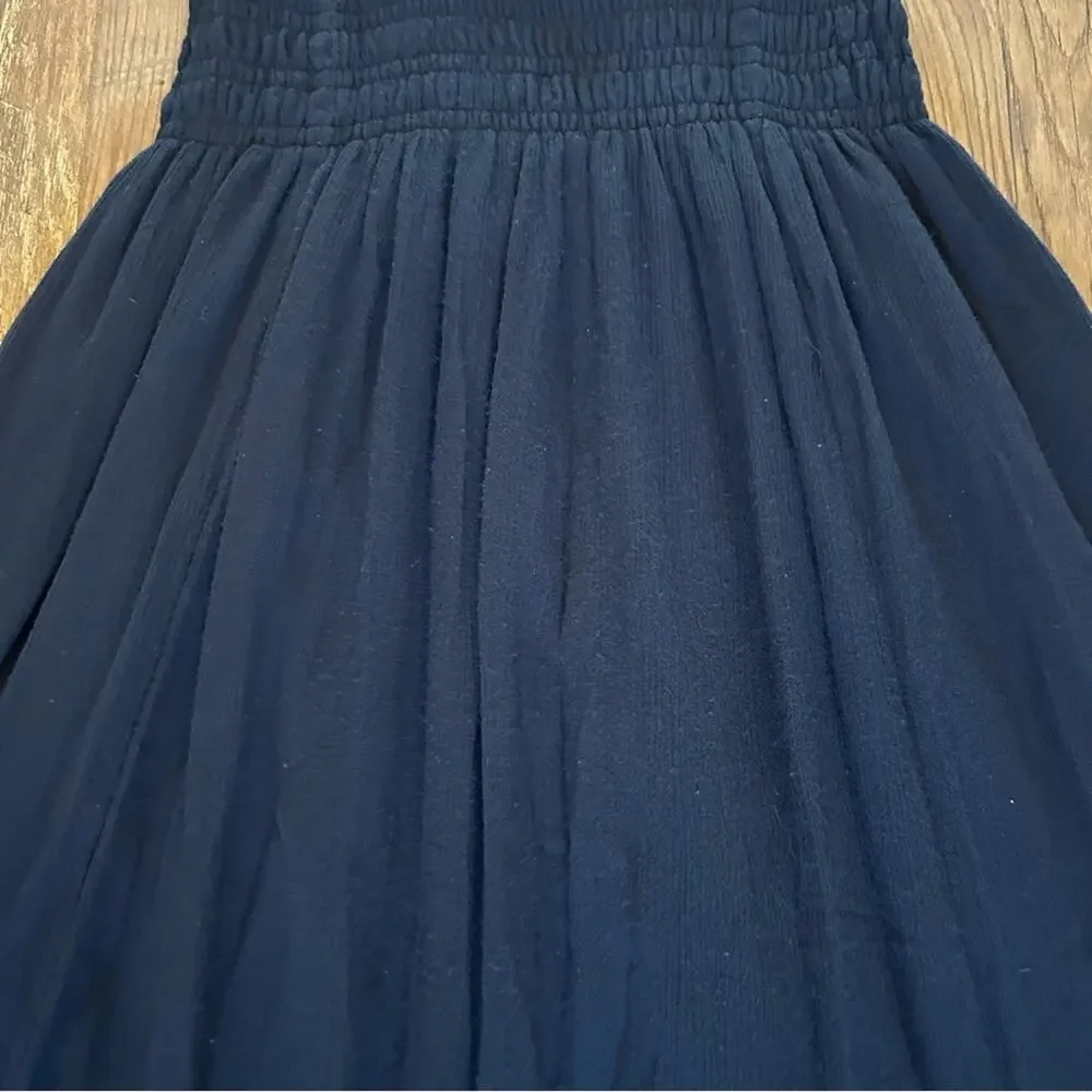 Abercrombie & Fitch color dark